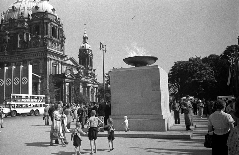 OLLYMPIC FIRE IN BERLIN 1936