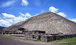 Piramide del Sol 072006.JPG