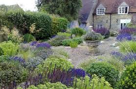 ENGLISH HERB GARDEN