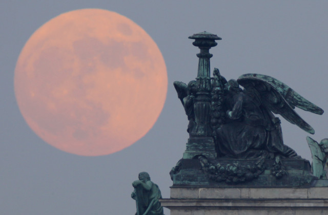 SUPERMOON 2014