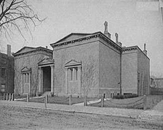 The Tomb: Home to the Skull and Bones