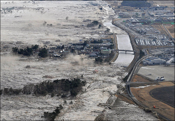 [Image: JAPAN-QUAKE-2011.jpg]